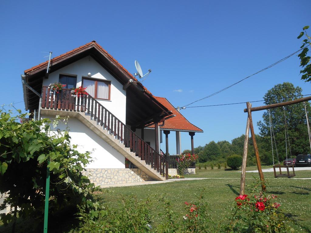 Guesthouse Andja Smoljanac Exterior photo